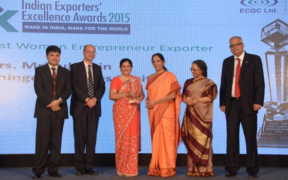 Mridula Jain_MD_Shingora awarded as Best Woman Entrepreneur Exporter